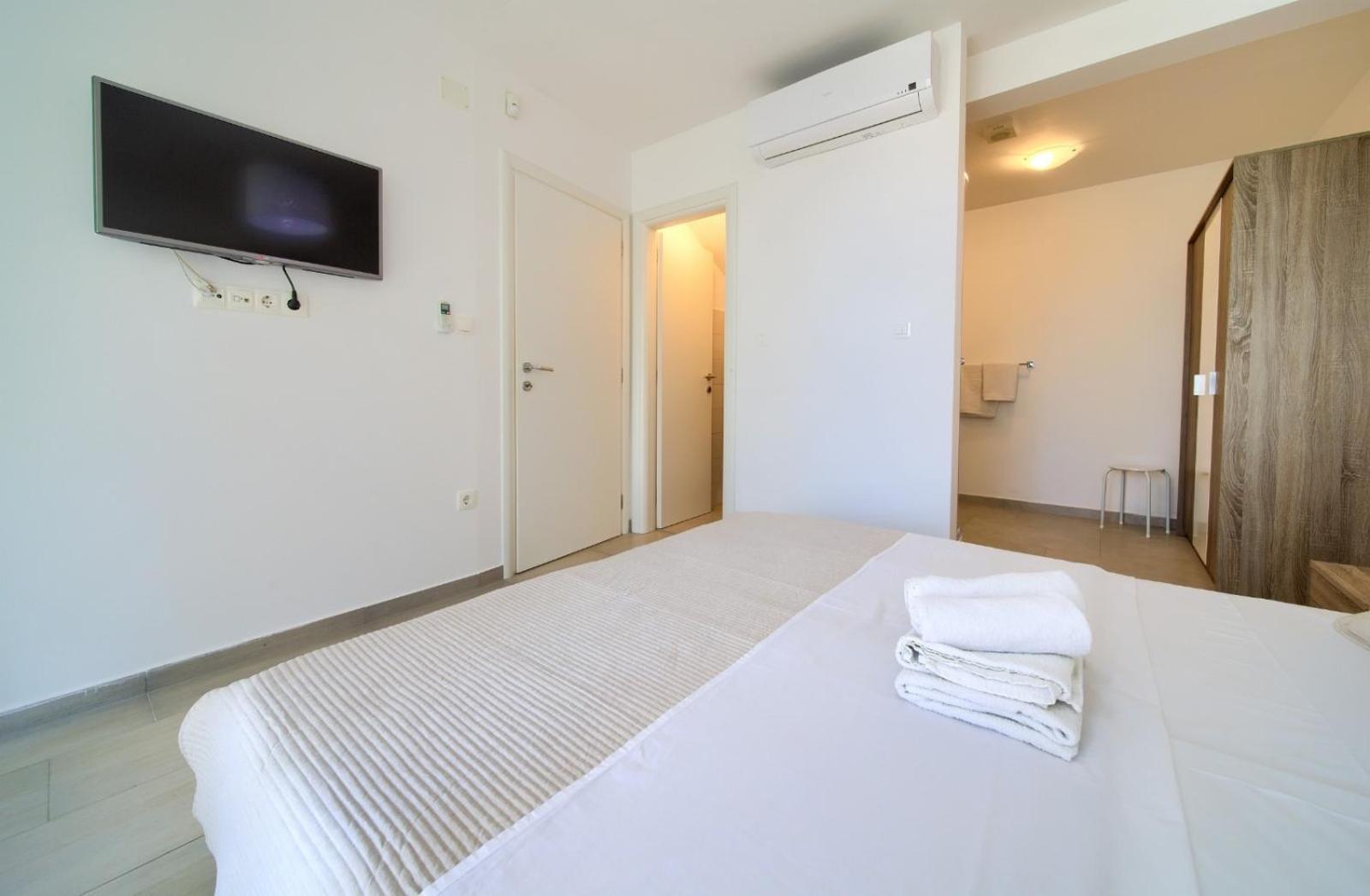 Apartment Sasso Bianco With The Private Pool Nijvice Zewnętrze zdjęcie